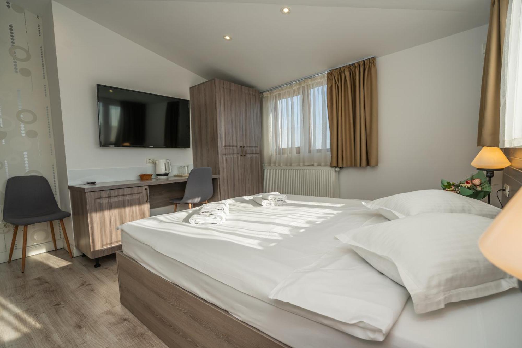 Liad Center מלון 3*